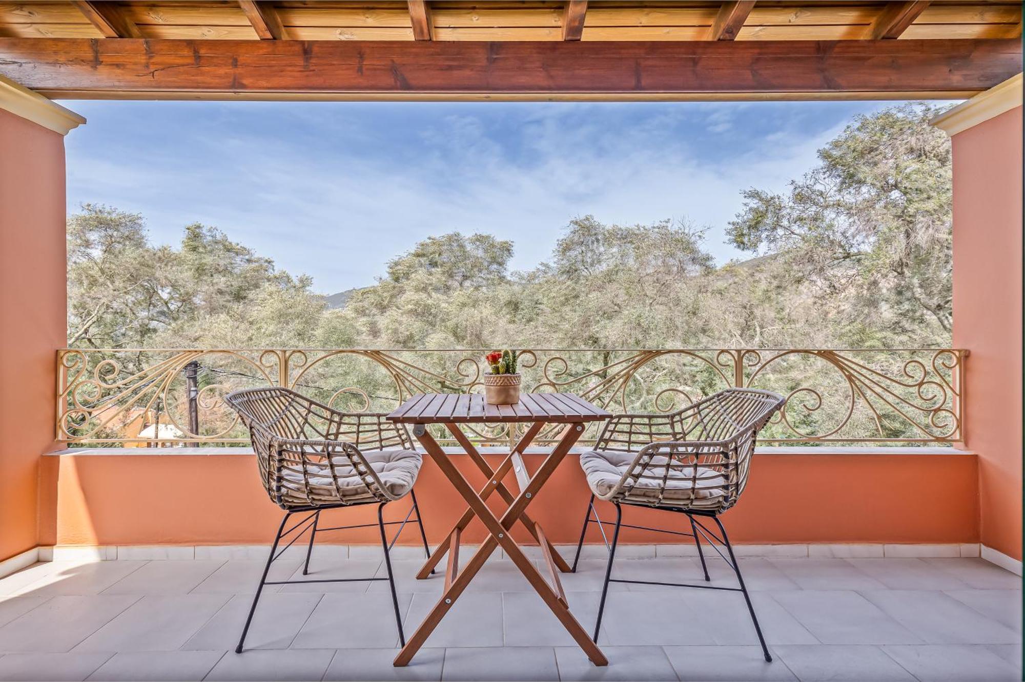 Lola Apartment Liapades