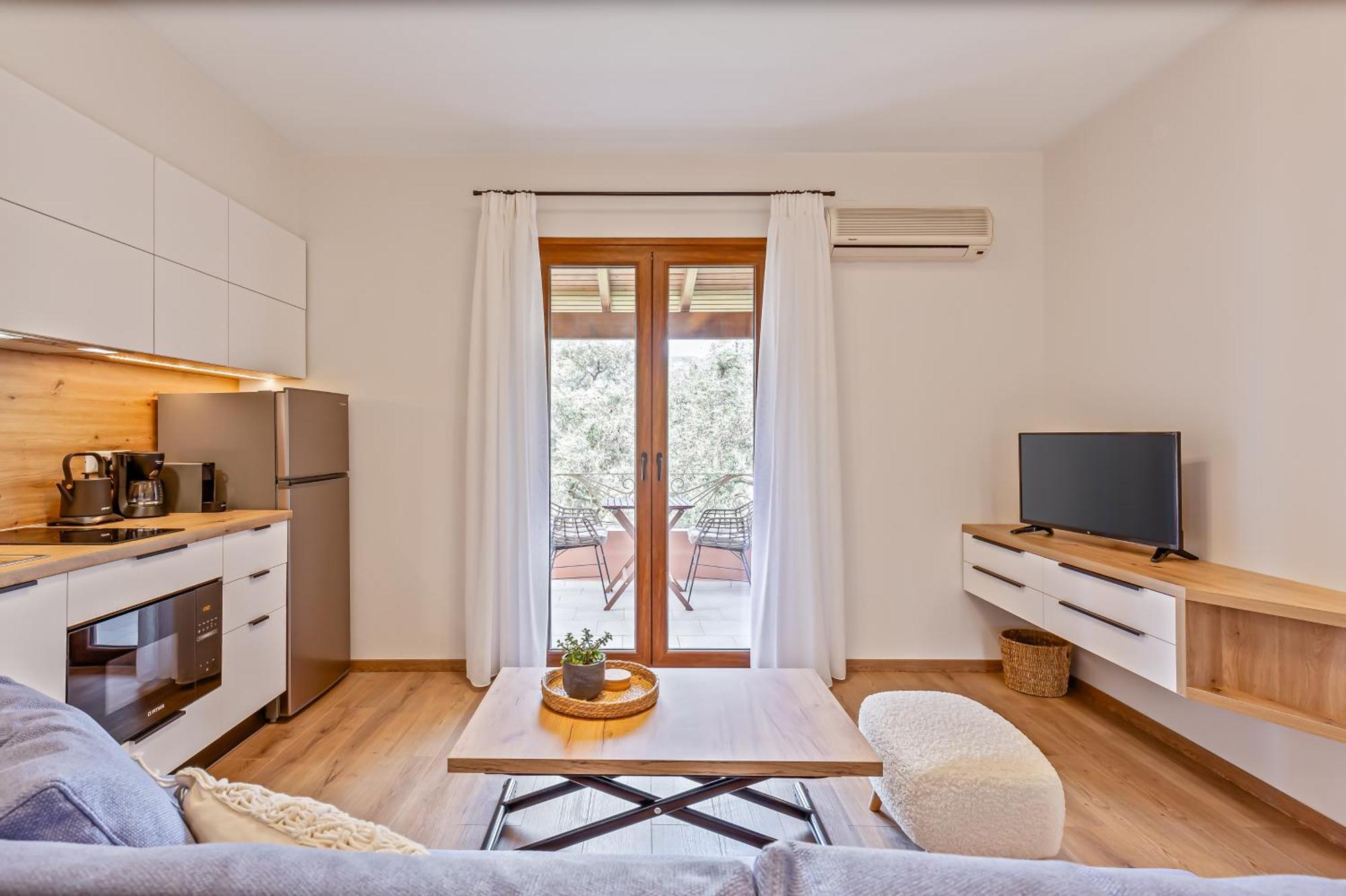 Lola Apartment Liapades